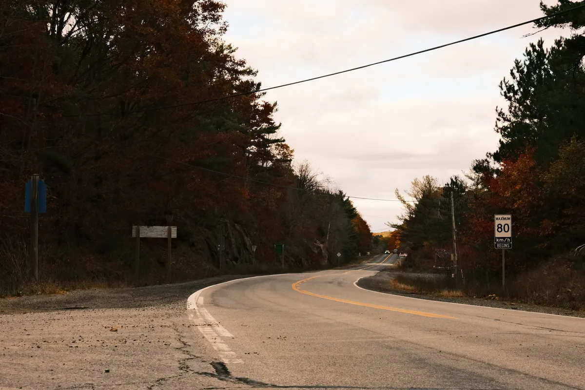 acorrado-around-the-bend