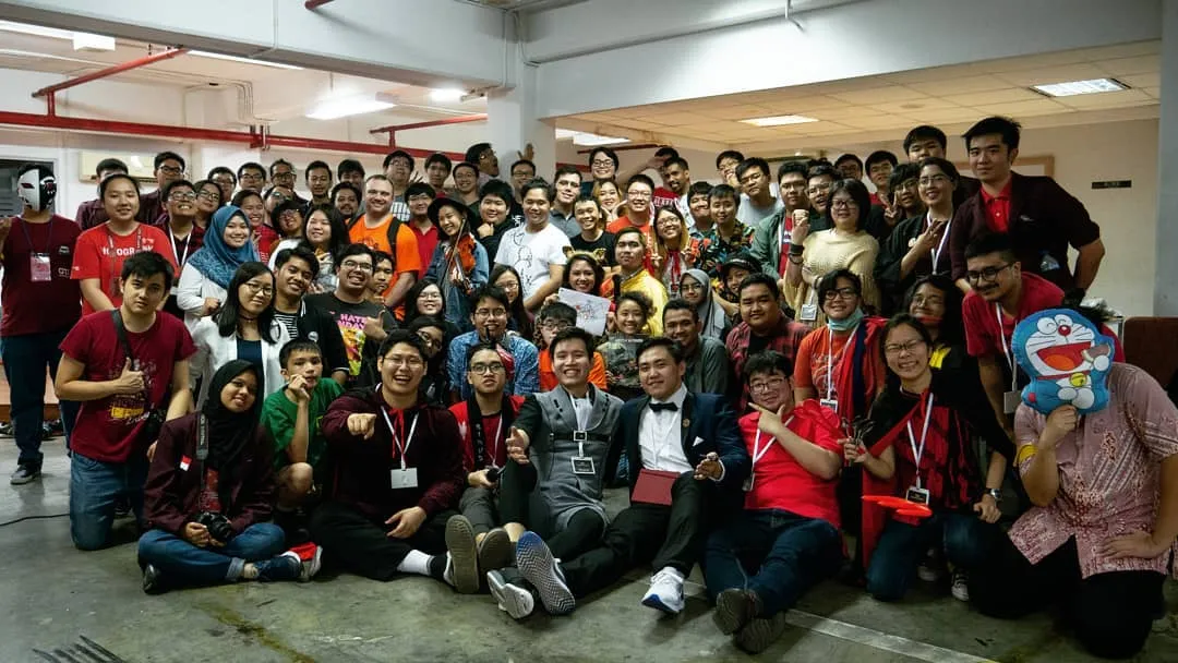 When_the_Sun_peaked_on_the_26th_of_October_more_than_40_wicked_adventurers_set_off_to_the_races