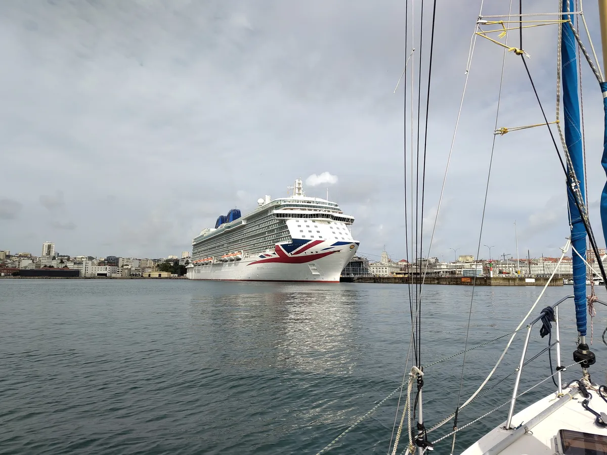 IMG_20250421_114012_Kreuzfahrtschiff
