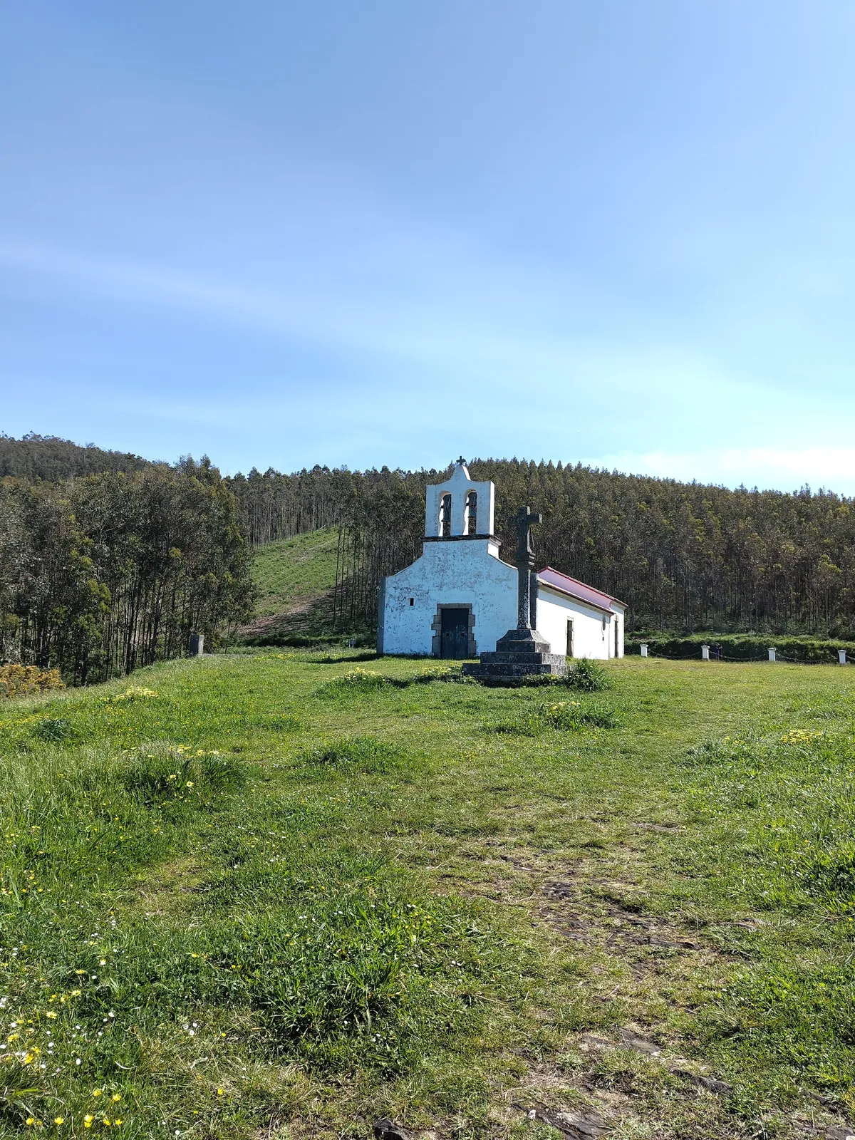 IMG_20250427_122120_Kirche auf Berg