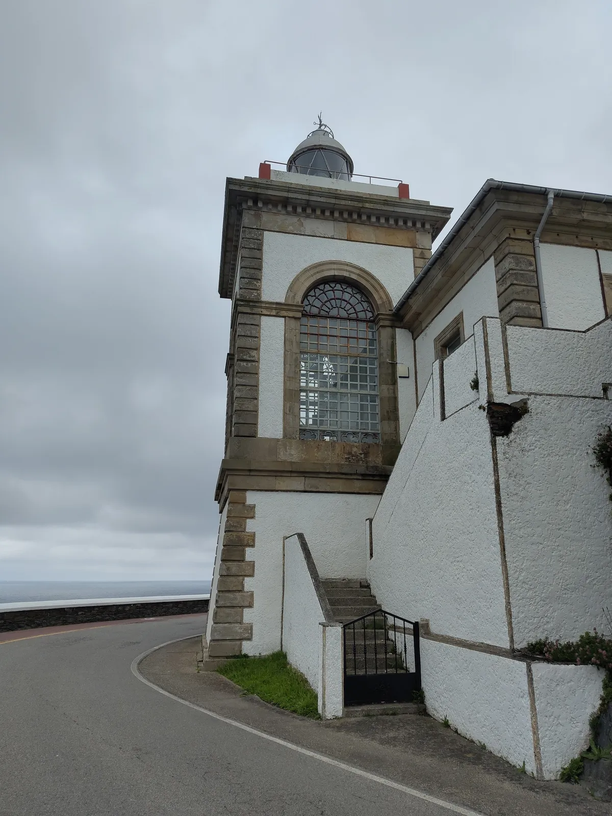 IMG_20250504_134608_Luarca Leuchtturm