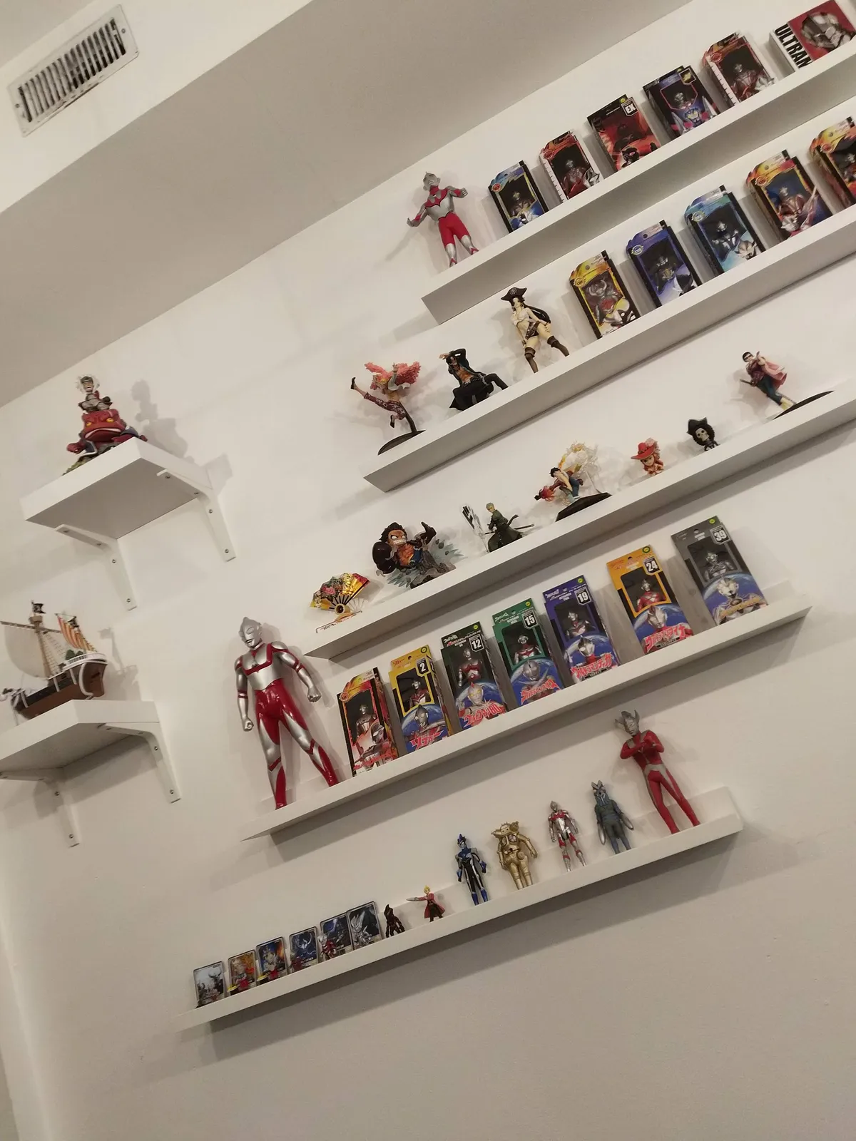 Ultraman Figurines