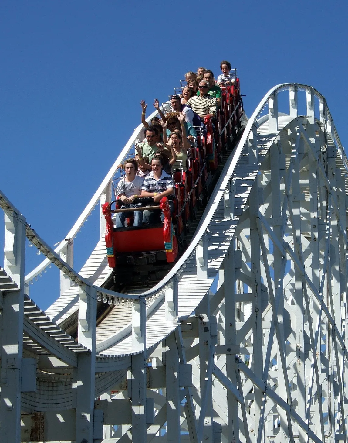 Luna_Park_Melbourne_scenic_railway