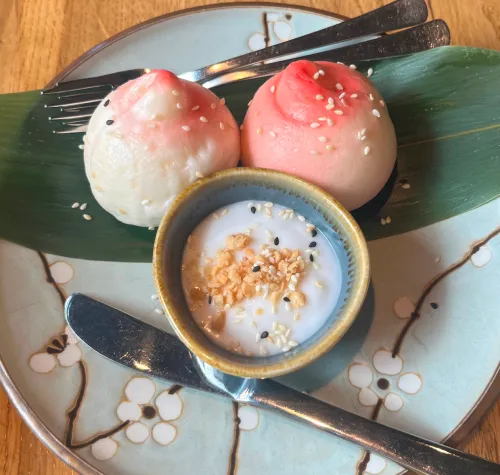 Buns that look like titties