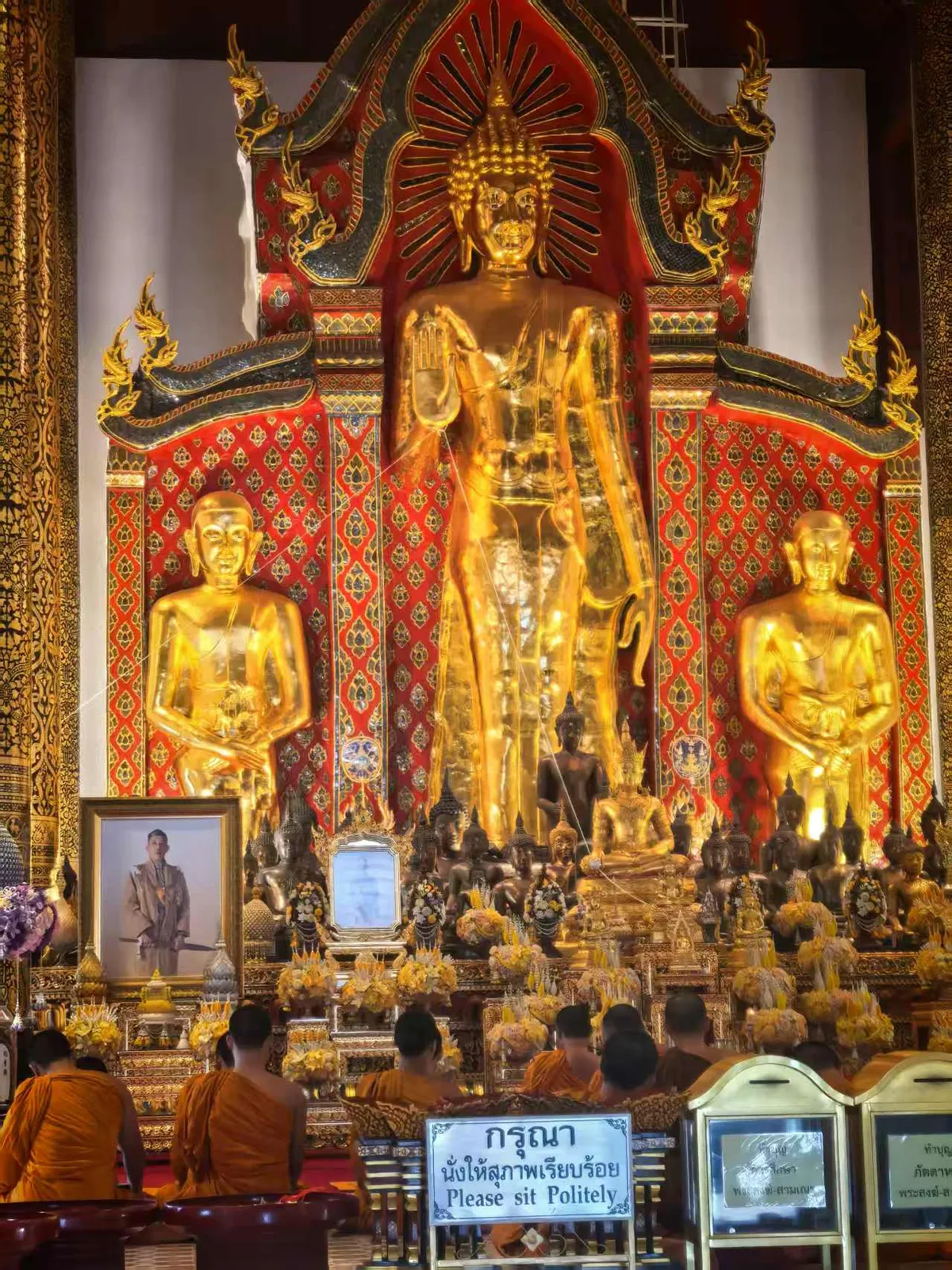 monks_thailand