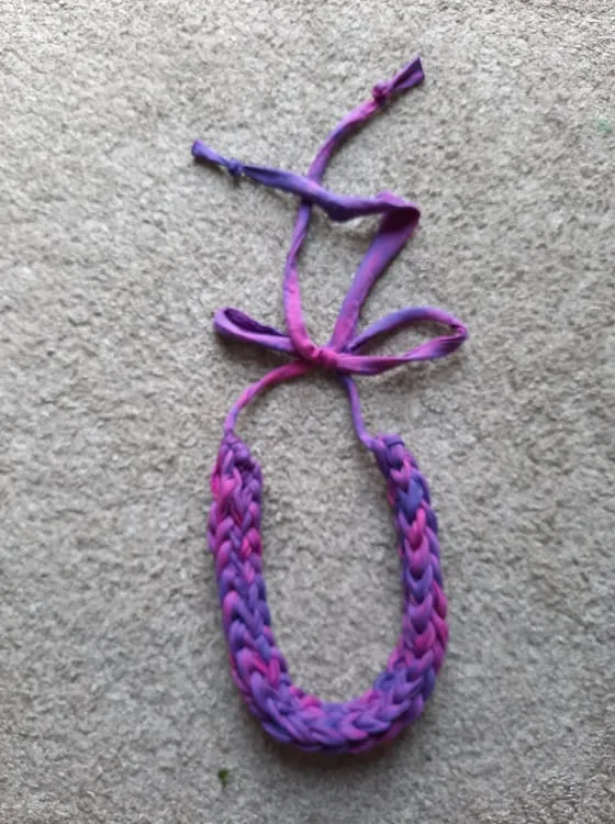 finger knit necklace