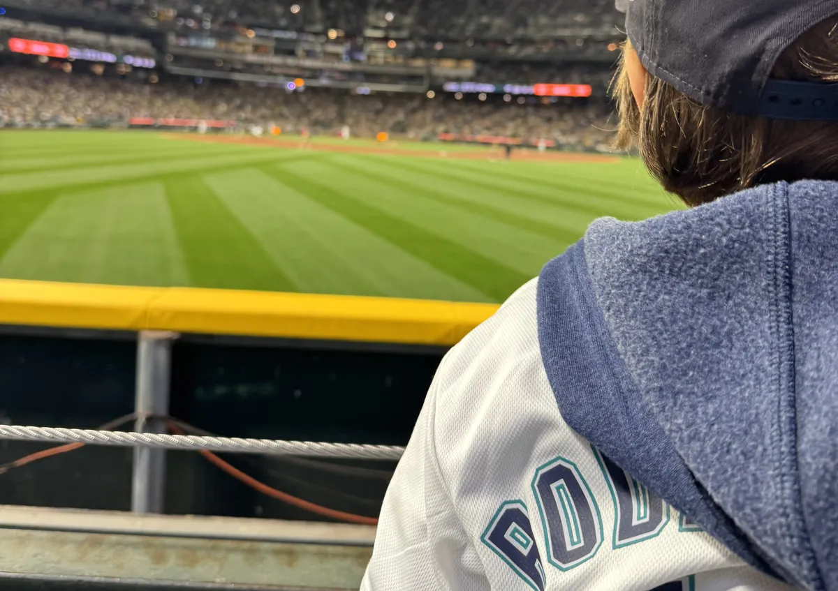 leo looking jersey