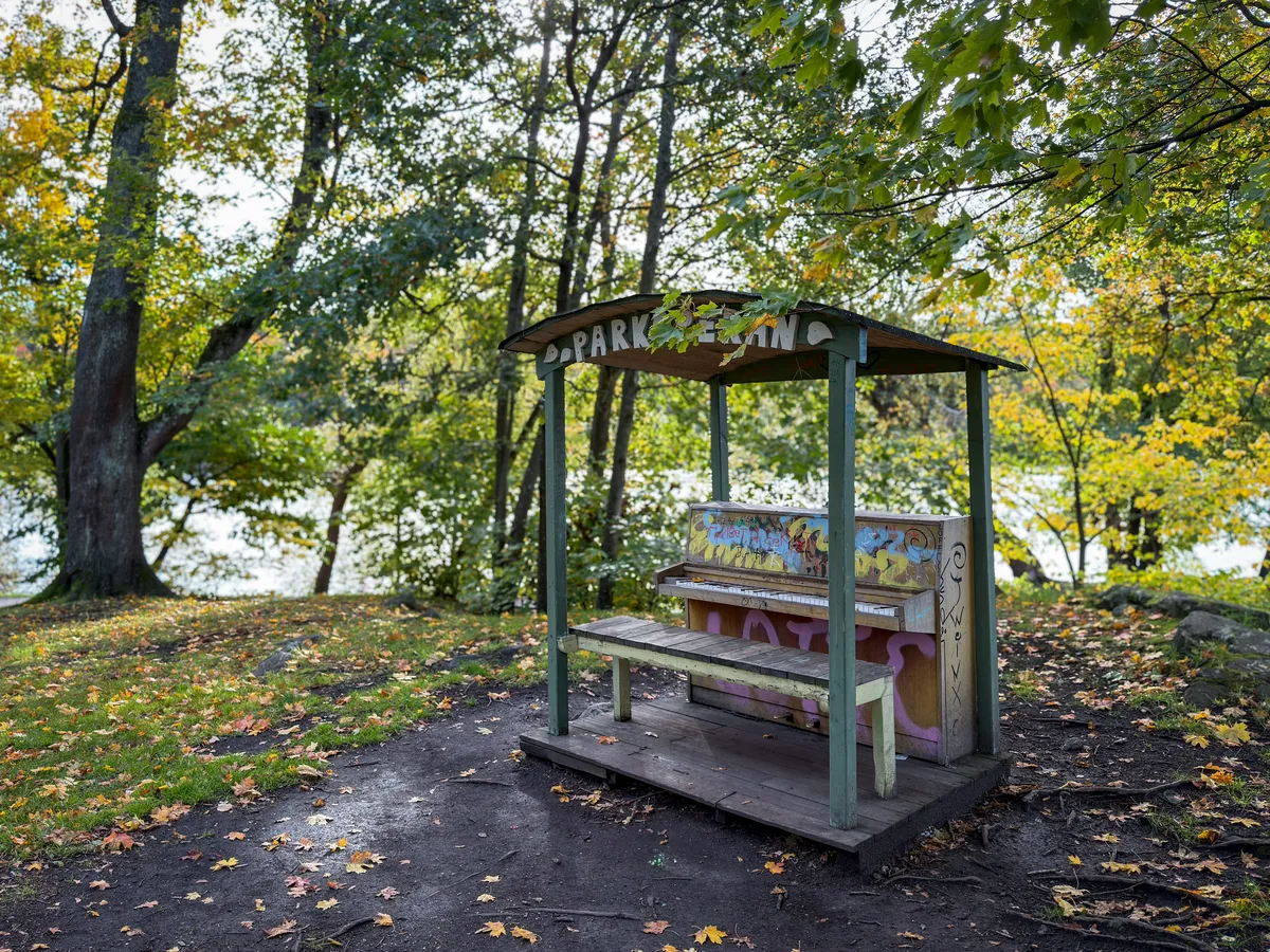 Piano in park