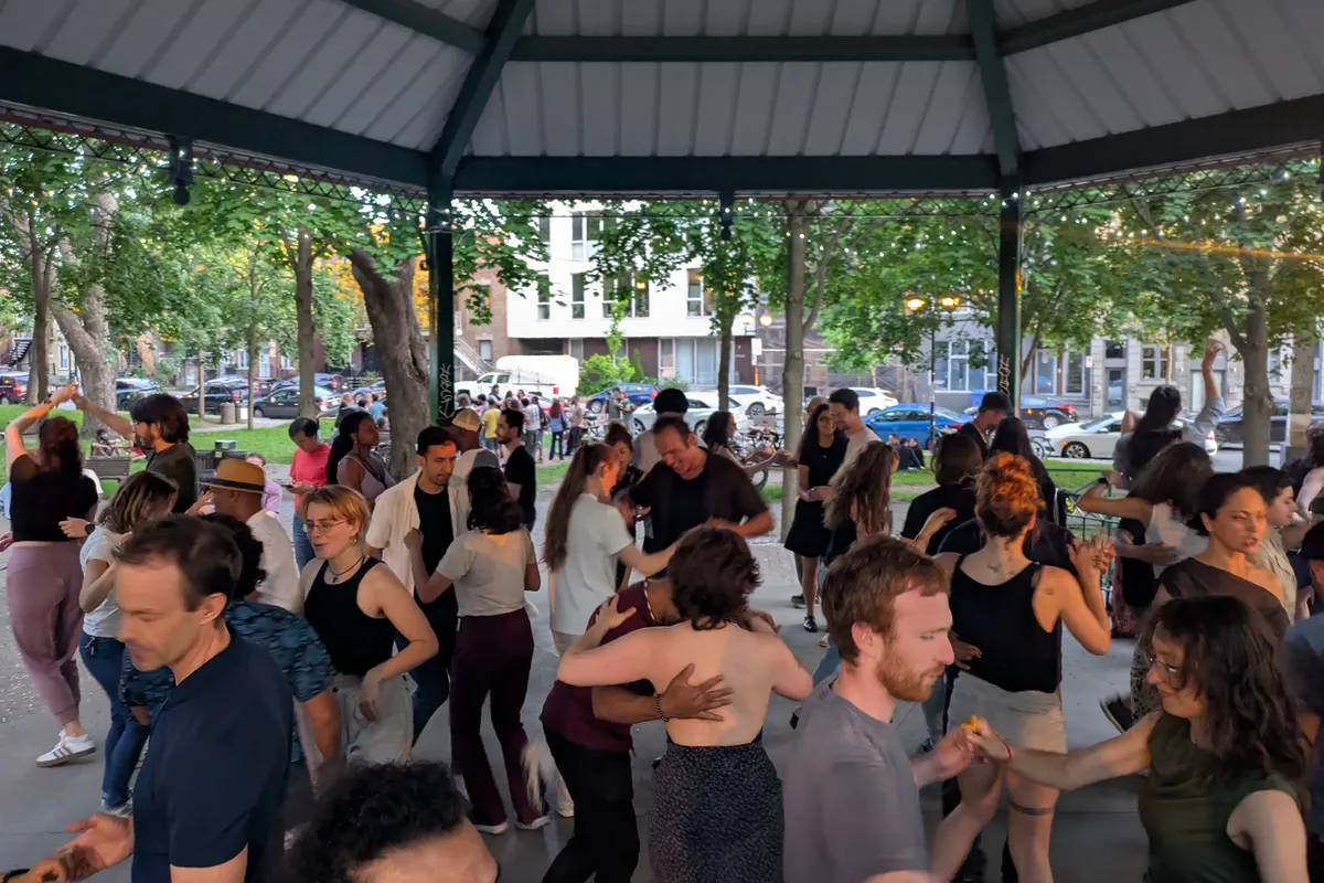 bachata salsa at the park