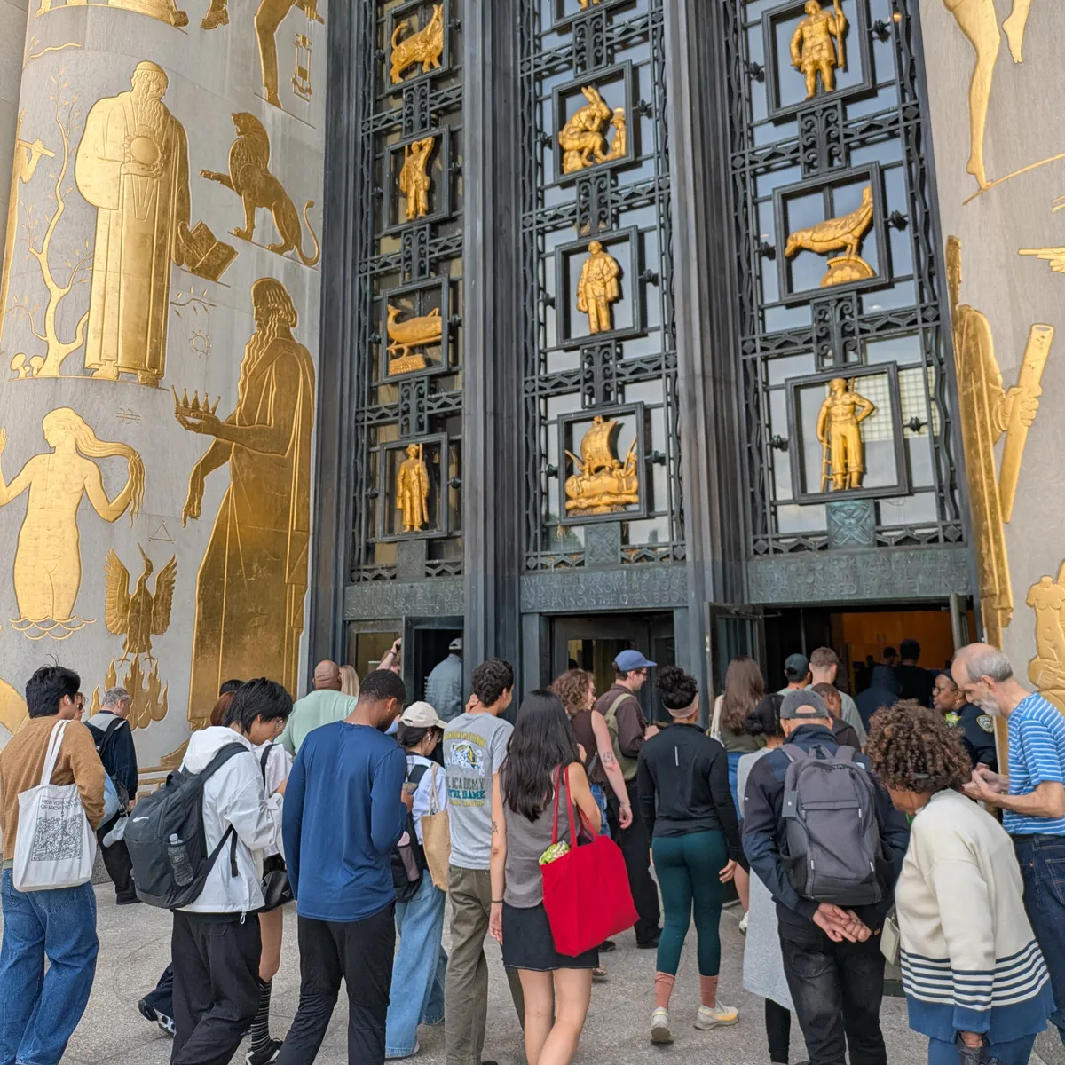 brooklyn library crowd at the entrace
