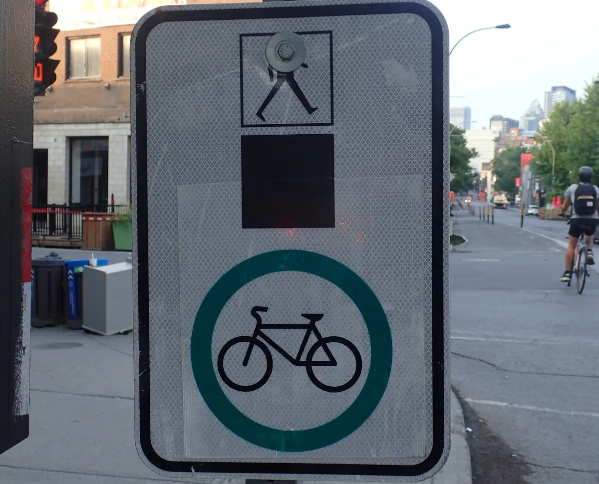 bike sign cross with ped