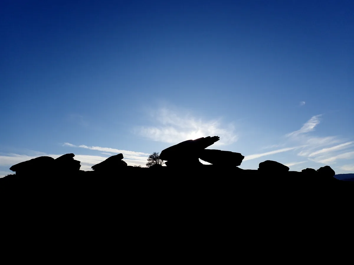 shadow stones sky at horseshoe bend