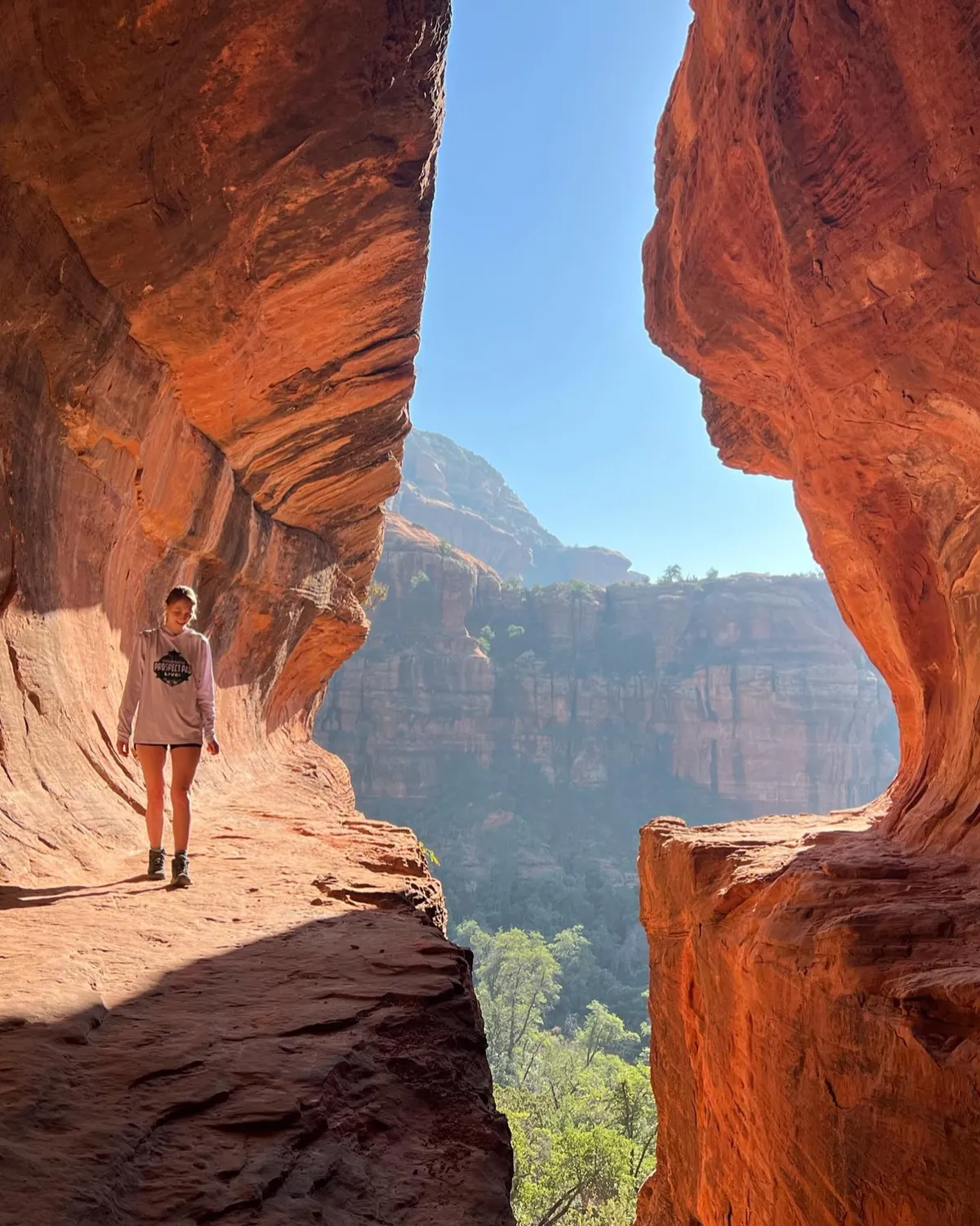 400870785_1340086496874223_1258976991229900432_n_18275461369086875