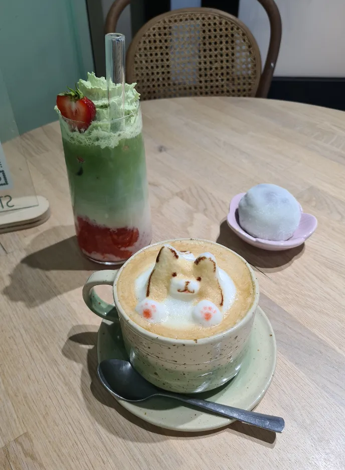 dog_plus_strawberries_and_matcha