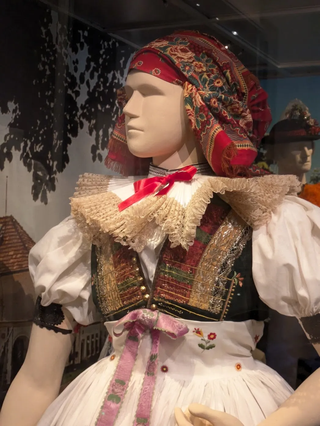 14a-czech-outfit-close-up