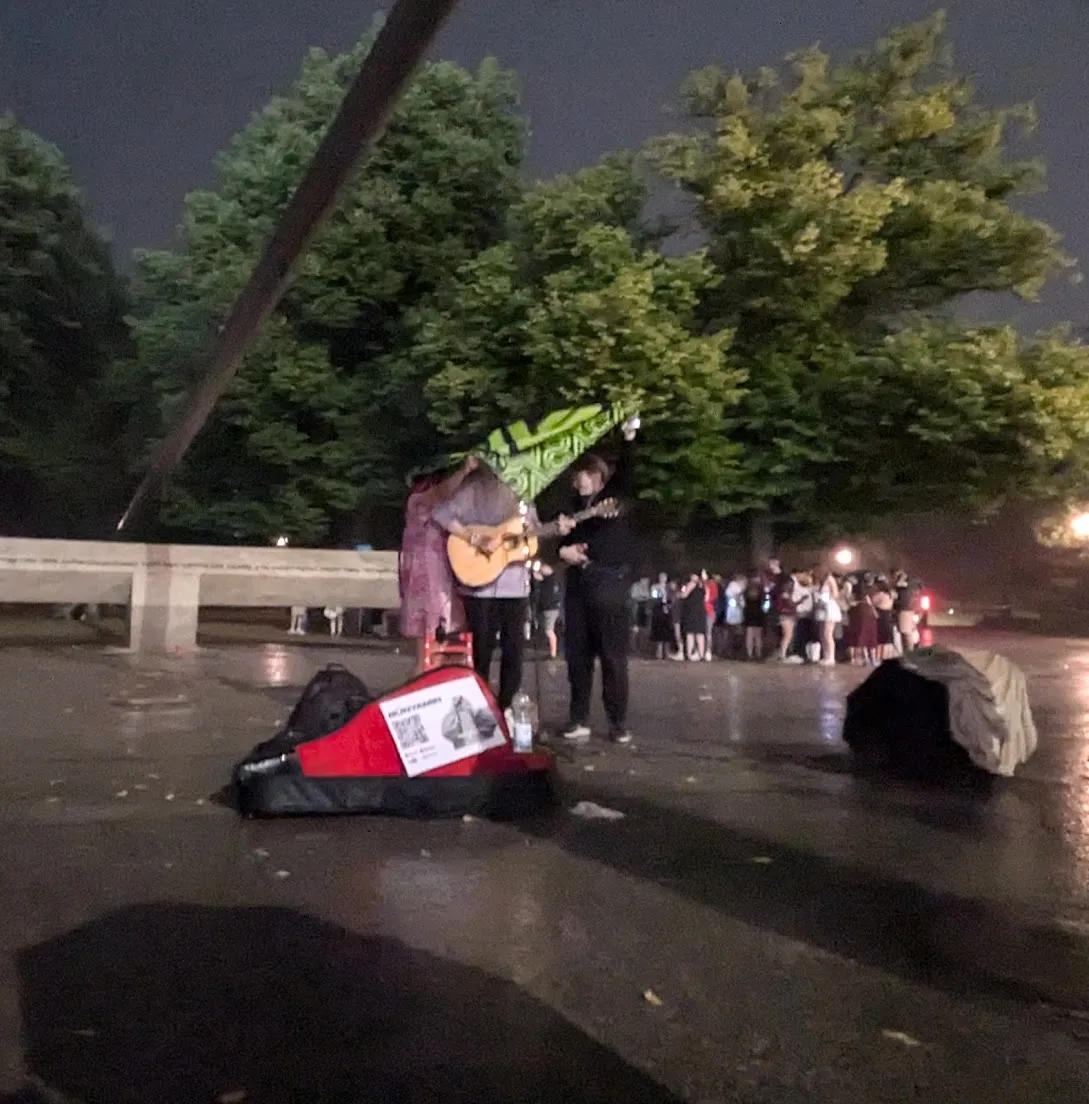 swifties-in-the-rain