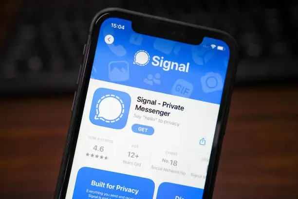 in-this-photo-illustration-the-signal-private-messenger-app-is-displayed-in-the-app-store-on
