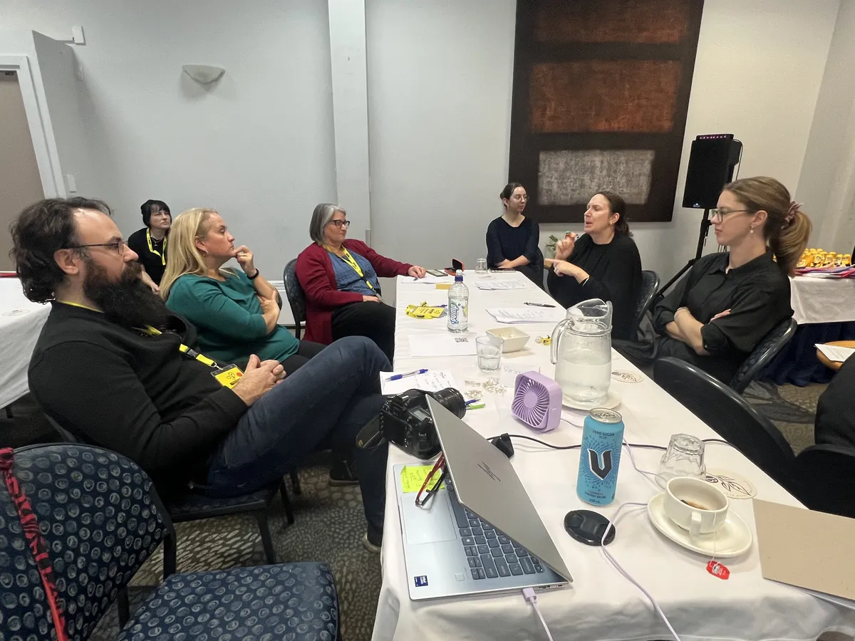 NZSLTable delegates and Interpreters working together to communicate 
