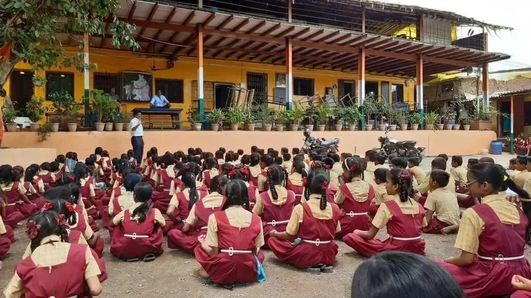 Kalwa Hindi High School