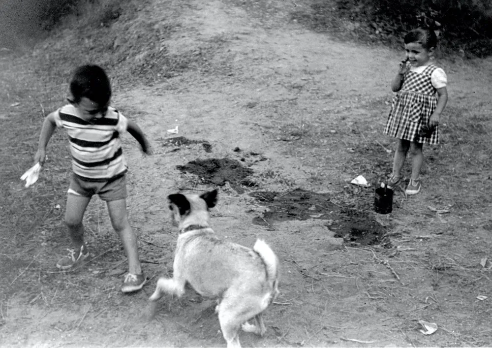20251221_Scan Miquel i Montse Rovira amb gos (198 KB)