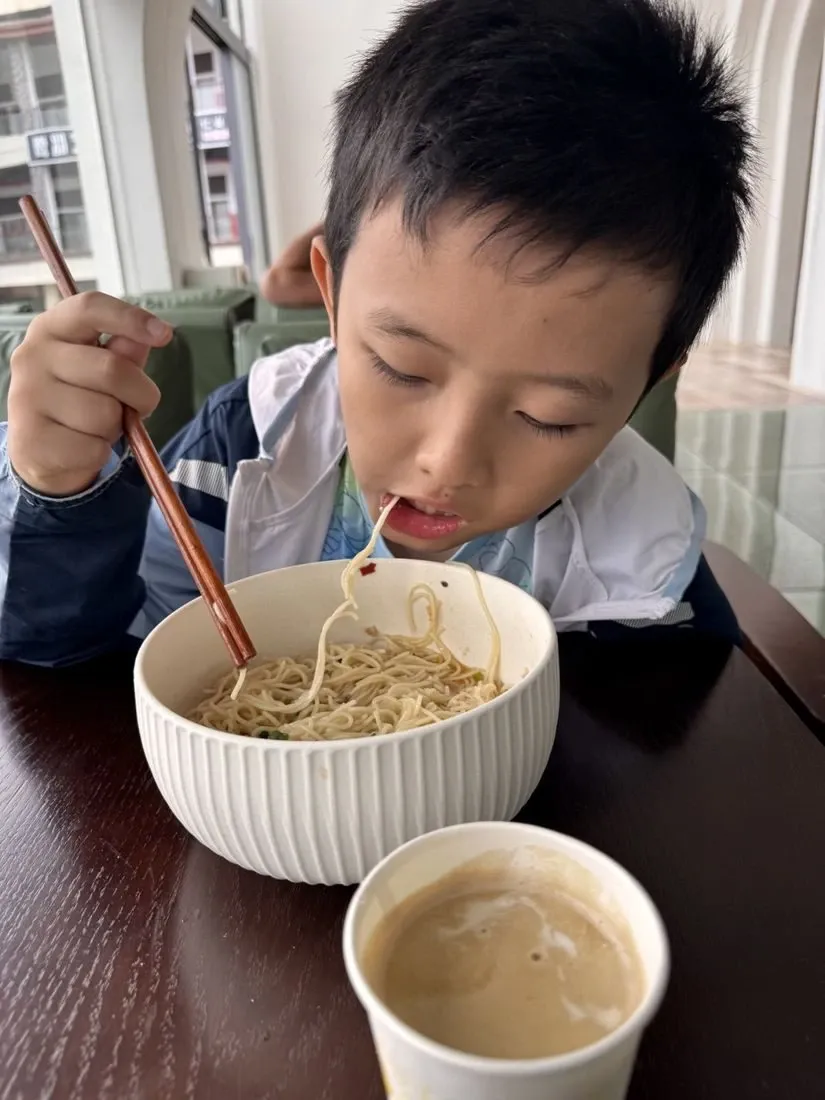 返程前的一碗面