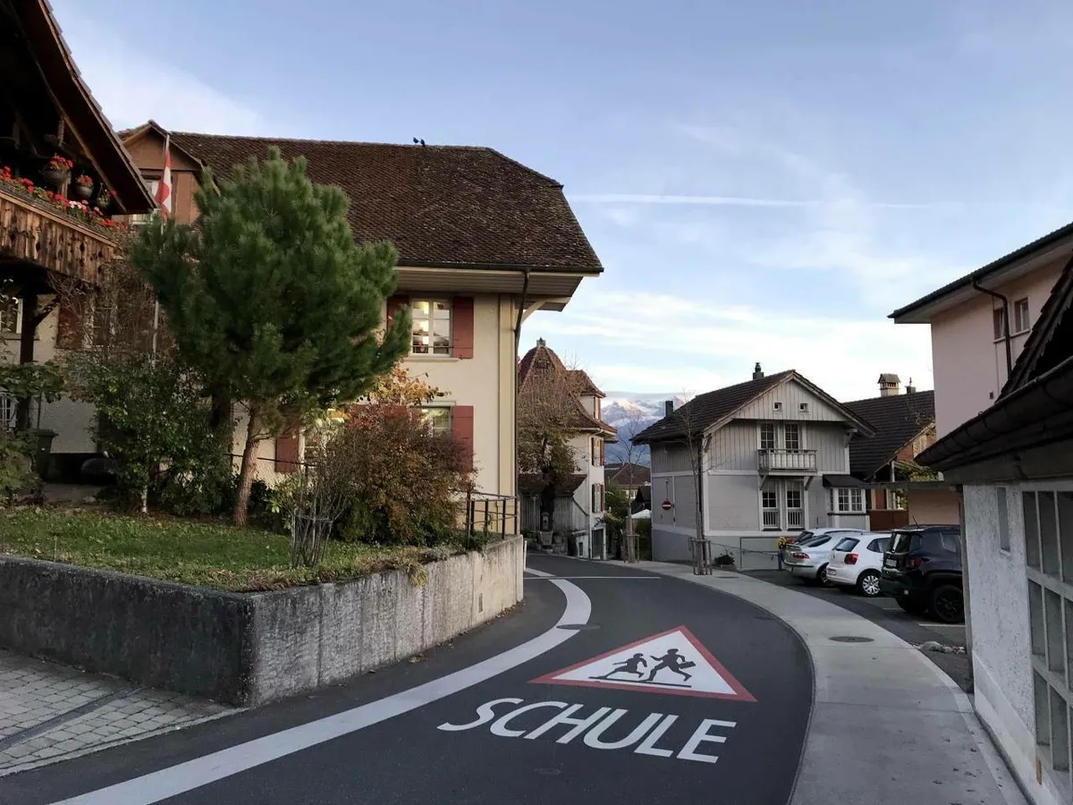 Wohnviertel am Thuner See mit toller Aussicht