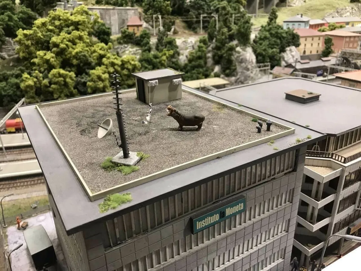 Miniatur-Wunderland: Ein Nilpferd auf dem Dach