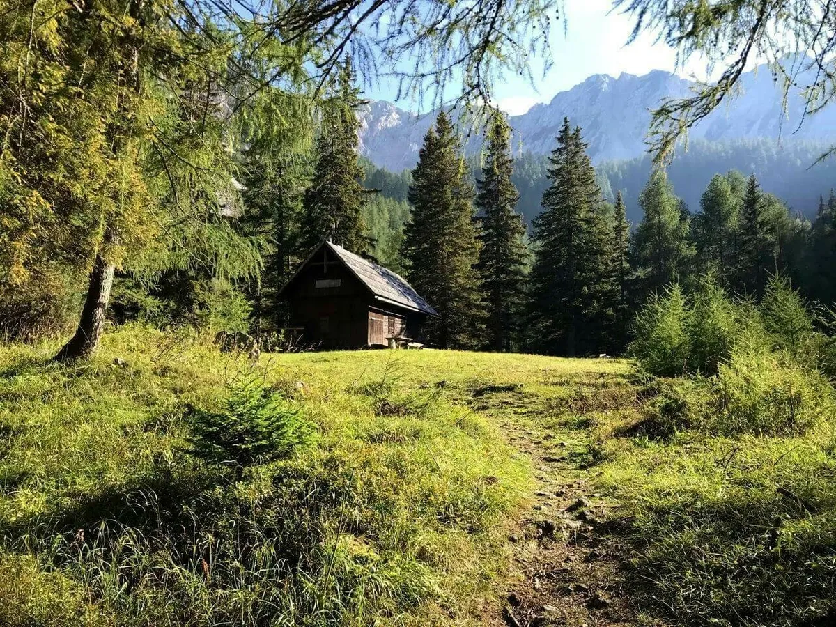 Versteckte Berghütte beim Abstieg von der Feistritzer Spitze