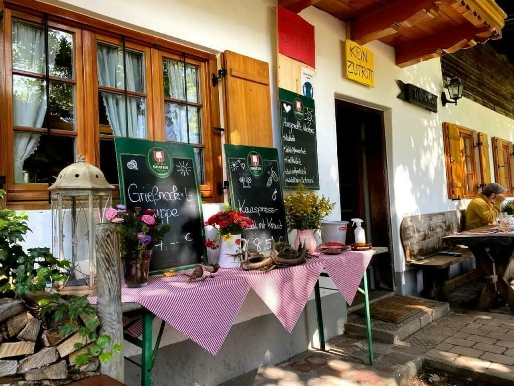 Die Wirtsalm an der Jenbachklamm