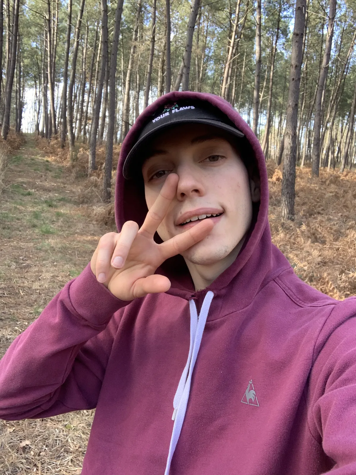 forgottengift selfie forest peace sign