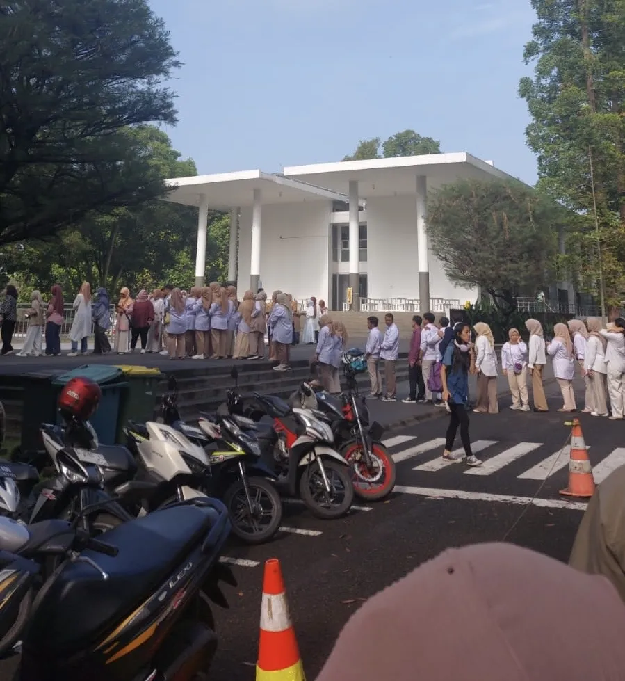 e5a3234c-d561-4e22-a461-b78cf04b06f0