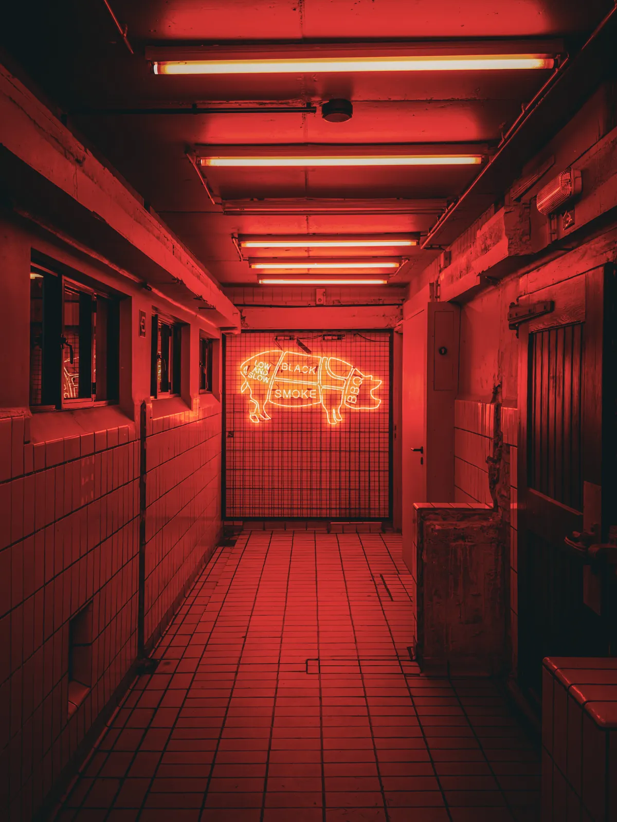 bbq restaurant red entry