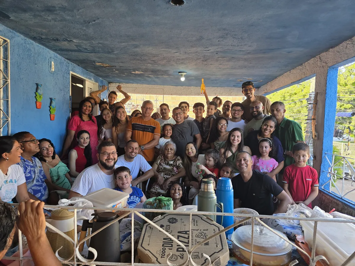 familia-reunida-dia-das-maes