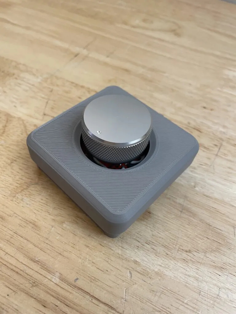 3D printed enclosure with aluminum knob