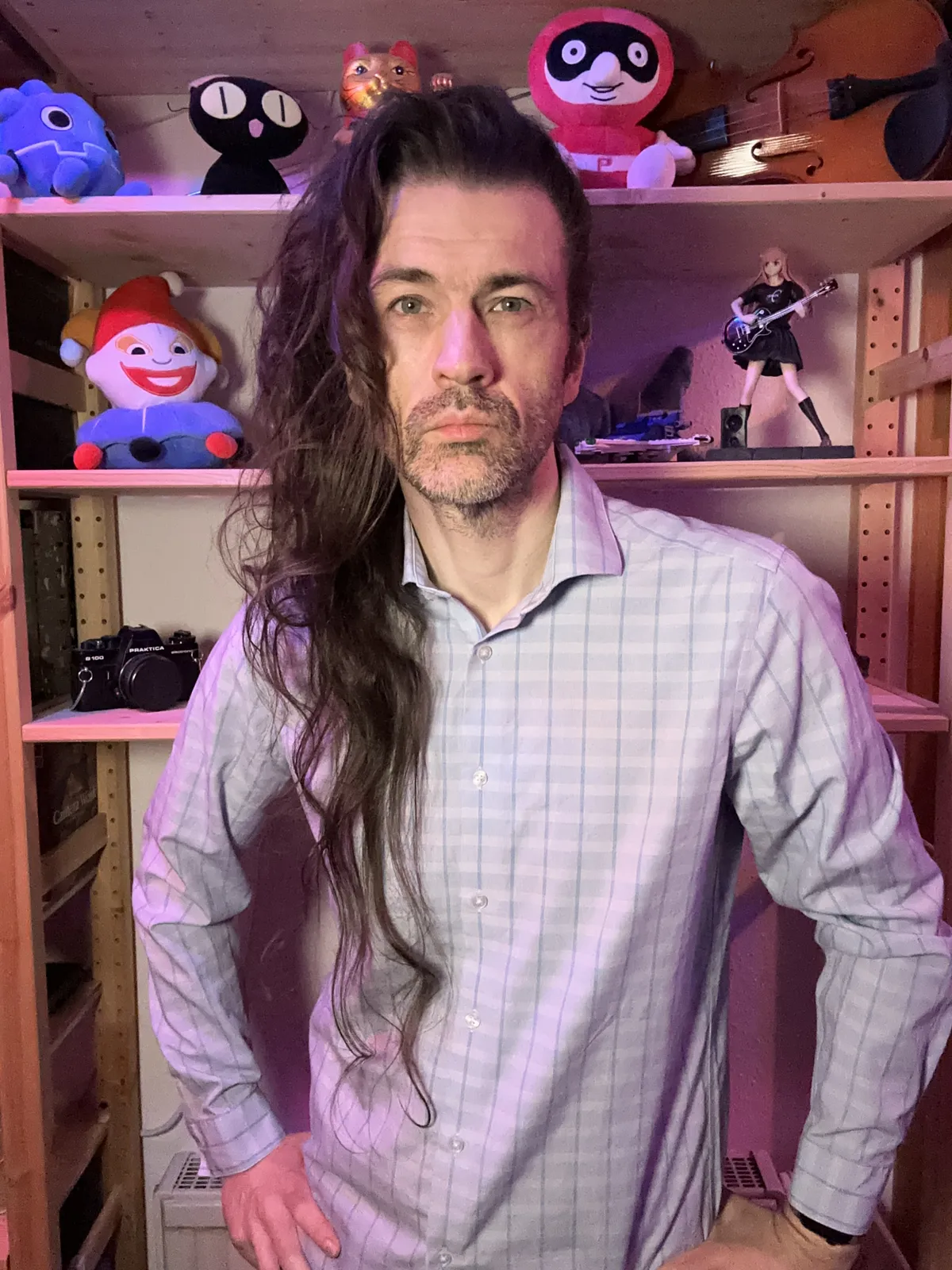 Some middle aged white dude with hair that has been growing for 2103 days
