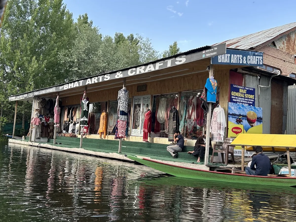 Dal Lake floating market
