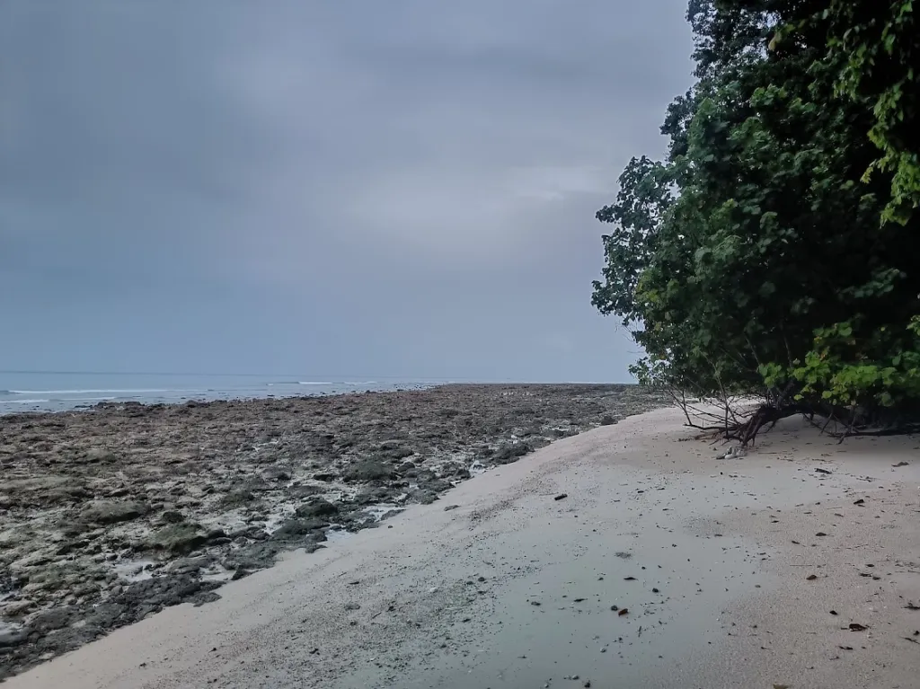 On the way back from the Secret Beach, with light fading rapidly