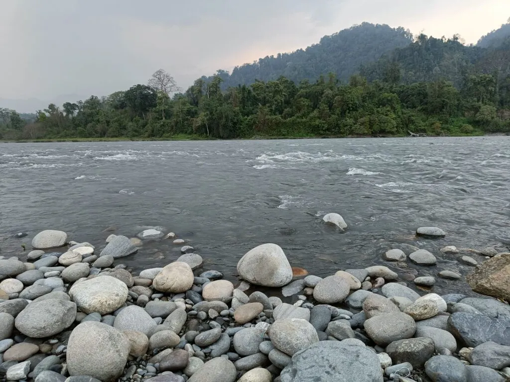 Bhalukpong riverside