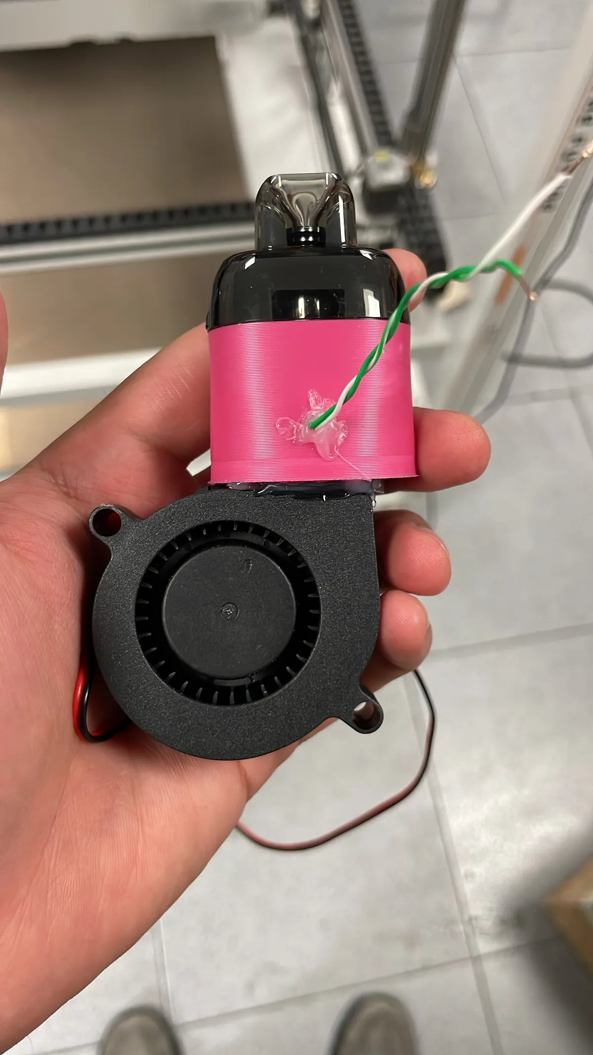 000EDEFA-D9FF-49C1-9BC2-009A557FD9B9 2