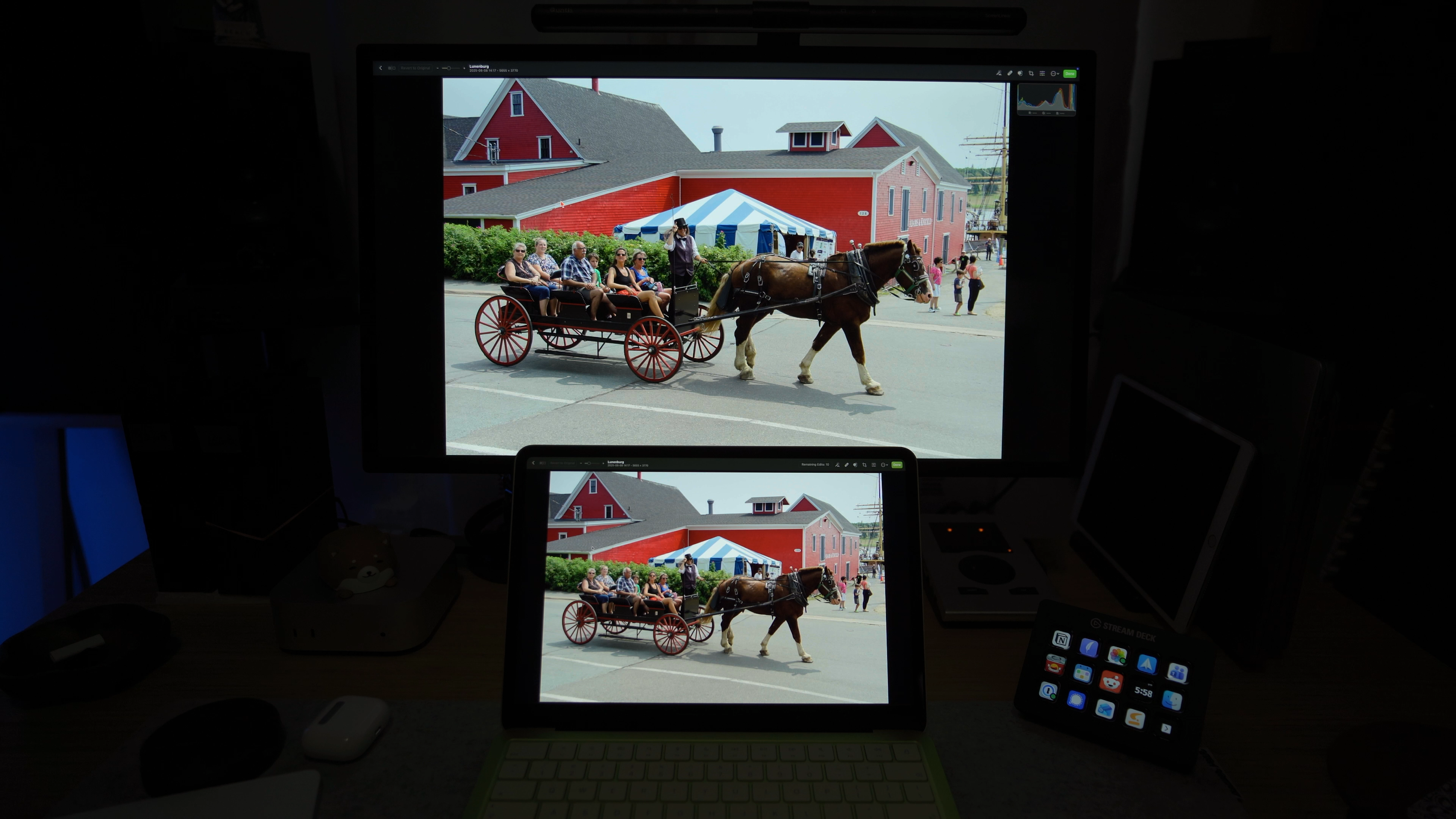 Neo vs Apple Studio Display Example 2
