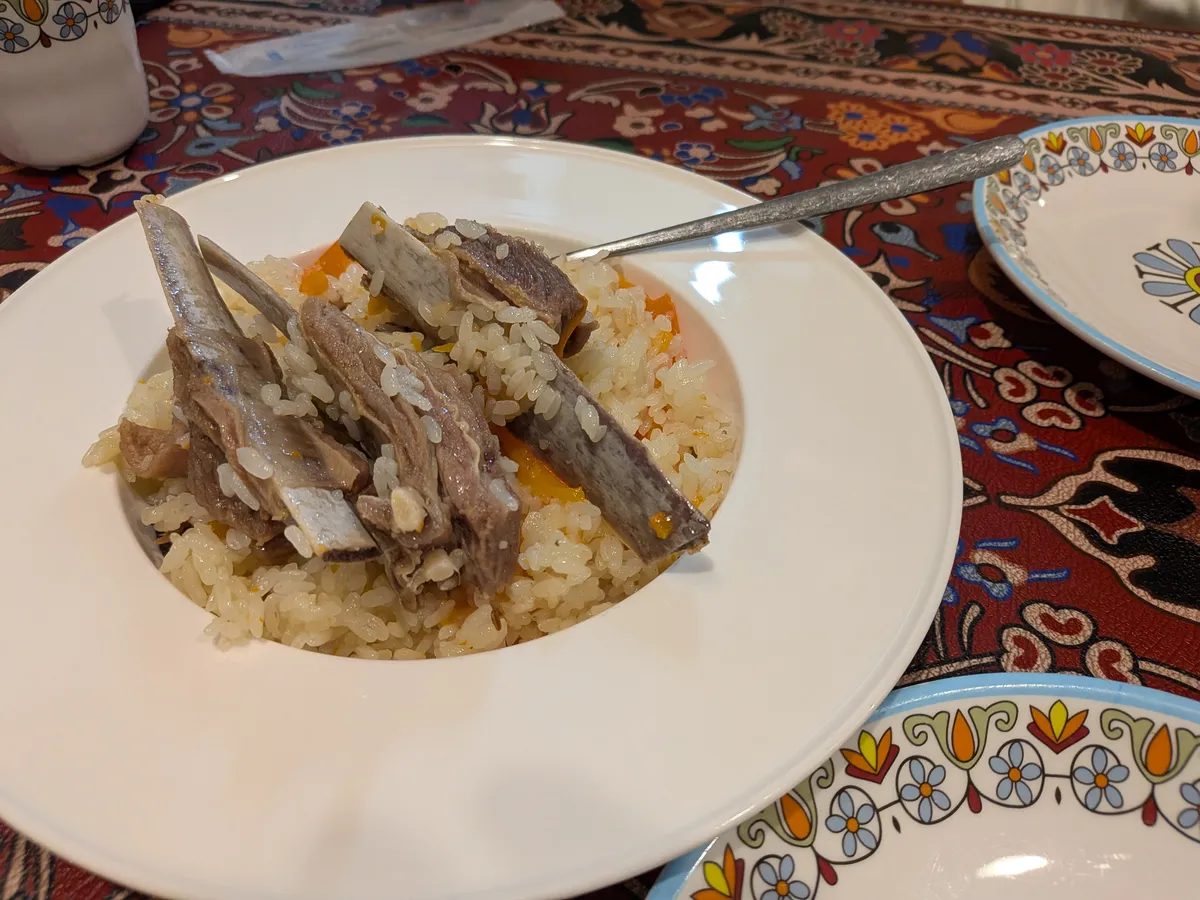 手づかみラム肉ご飯