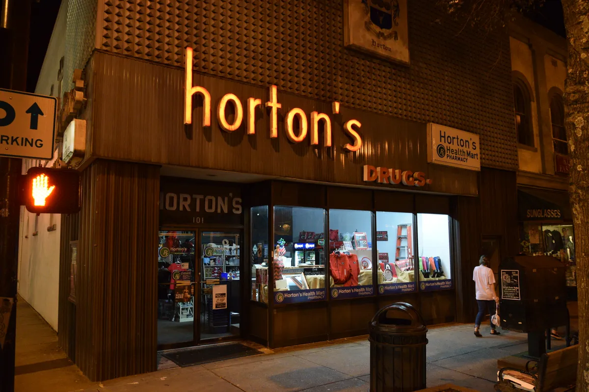 16732285169_ac94402075_k