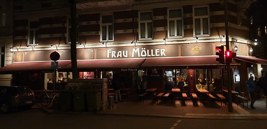 Frau Möller outside