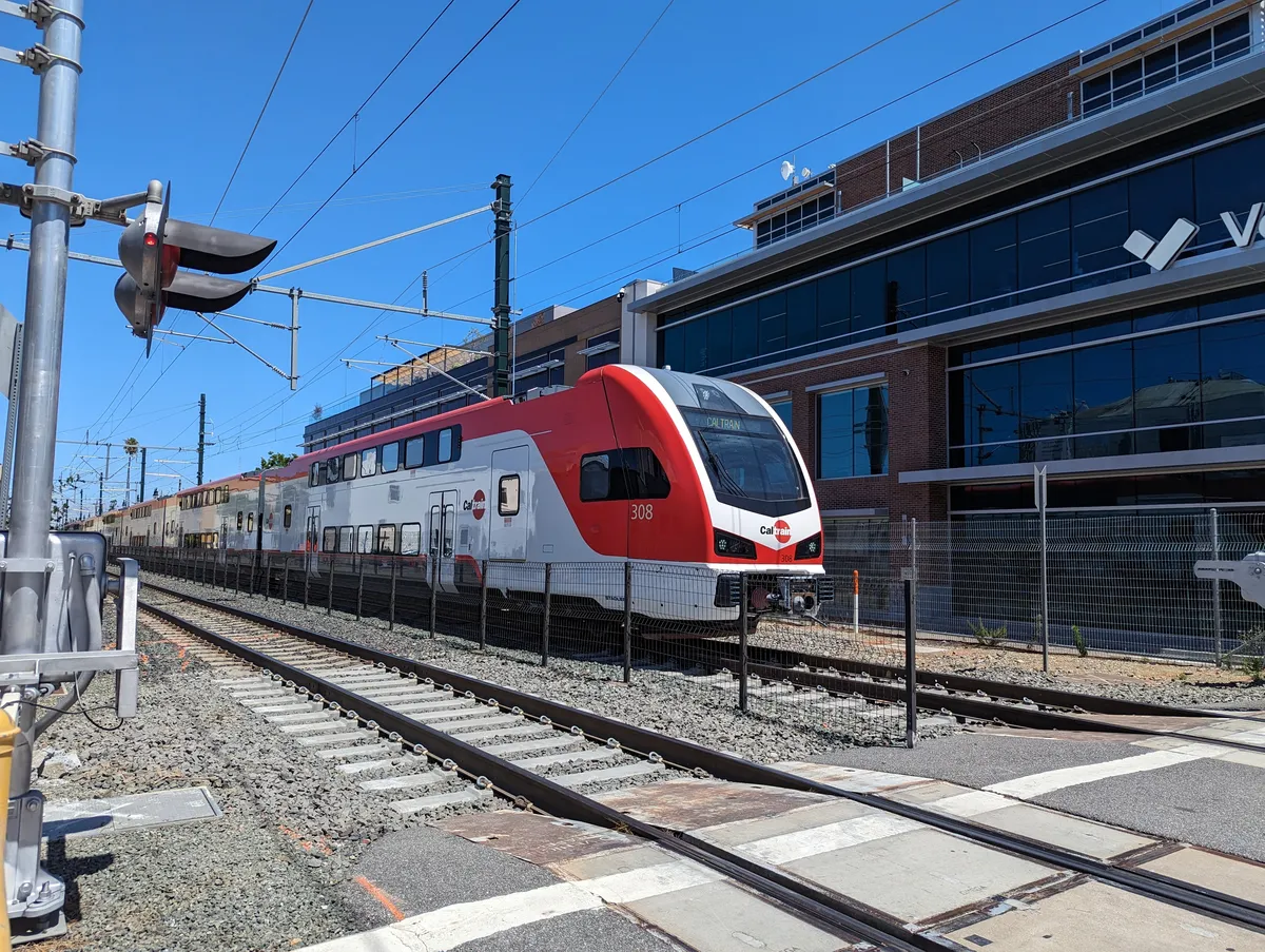 20240706153430!Caltrain_-_Stadler_KISS_EMU