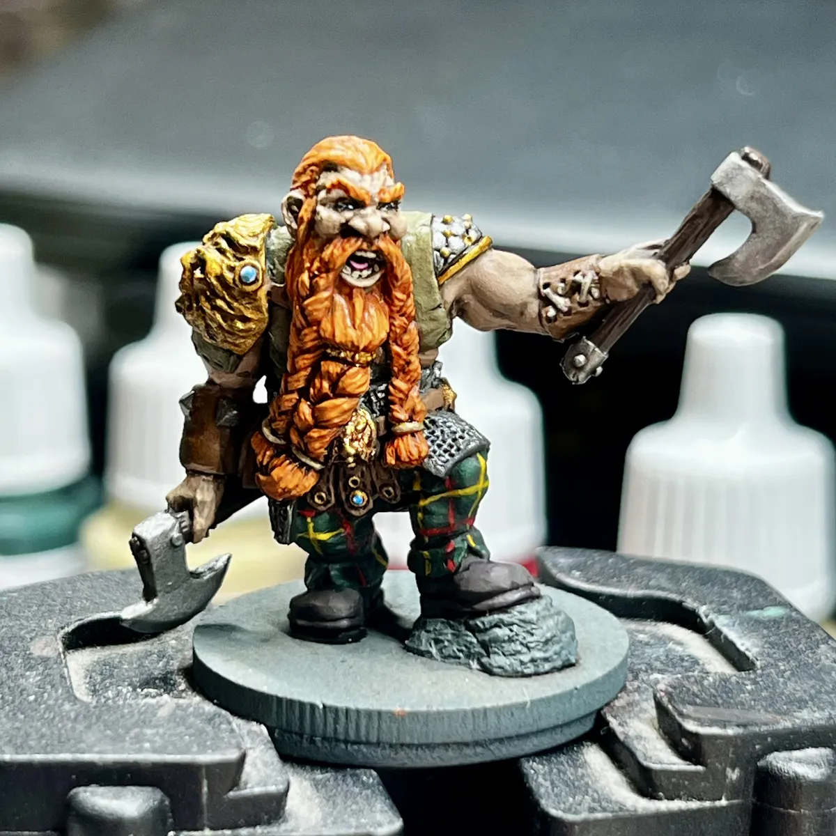 A dwarf hero, another cracking miniature from Fenris Games