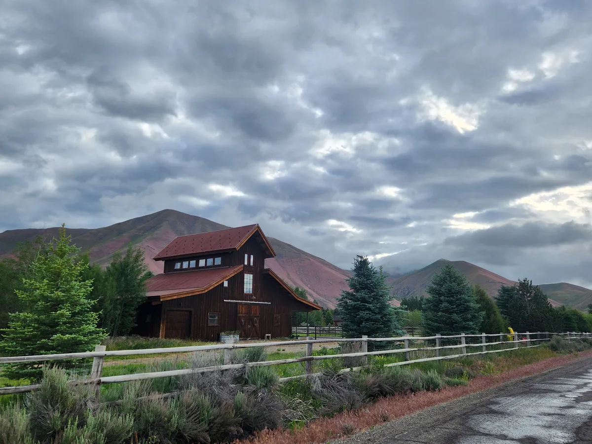 idaho cabin_loganletsgo