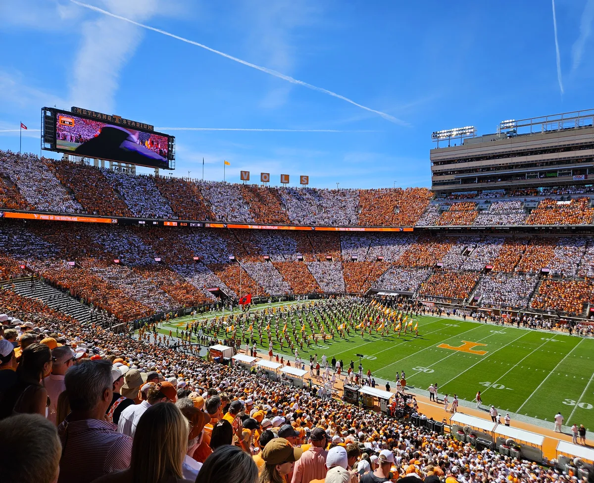 neyland_loganletsgo