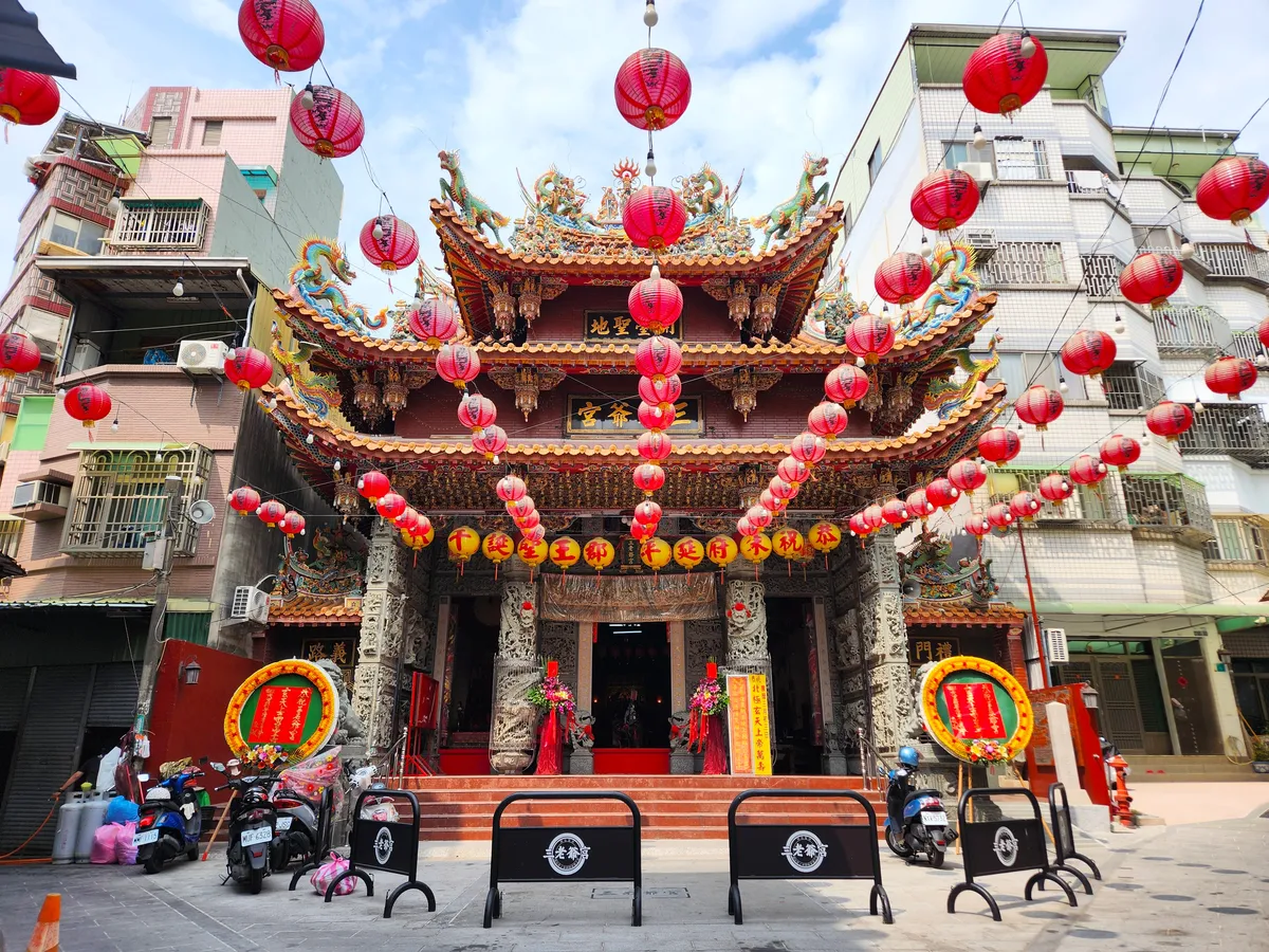 tainan temple loganletsgo