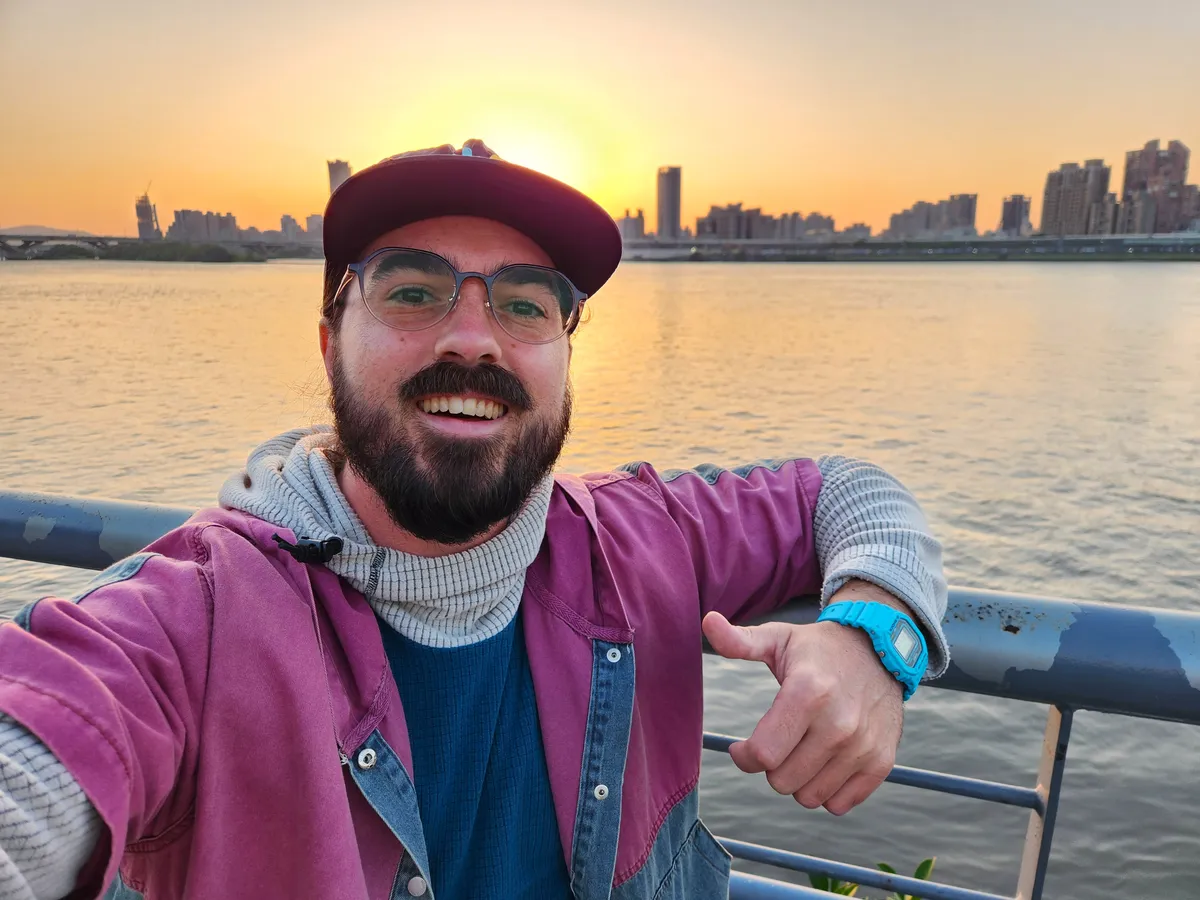 taipei sunset selfie loganletsgo