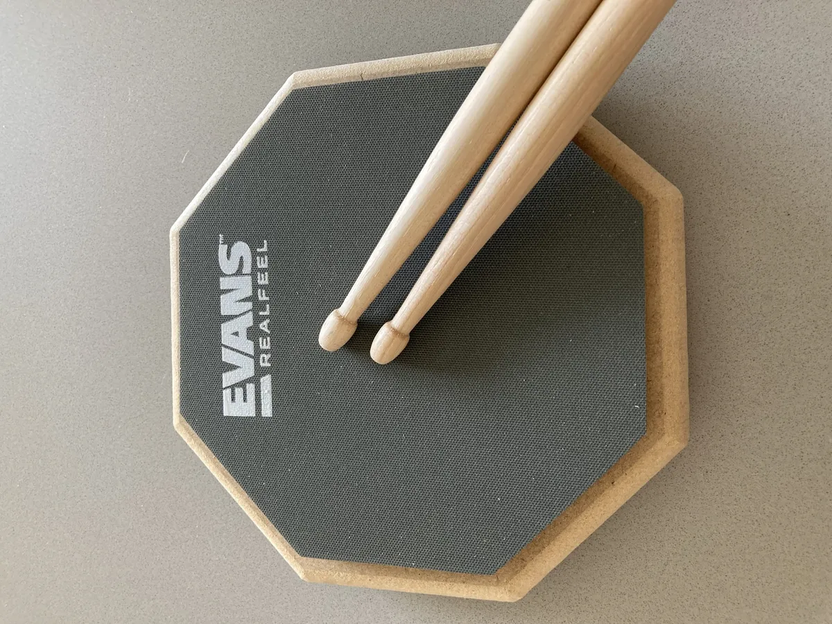 Drummen_MyFirstDrumsticks-scaled